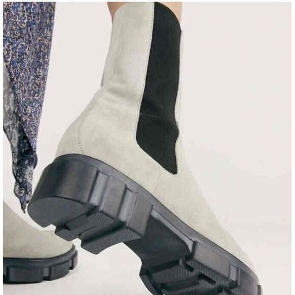 Free People Brooks Suede Gray Lug Sole Chelsea Boot Elastic Side Panel Size 36.5 - Picture 1 of 12